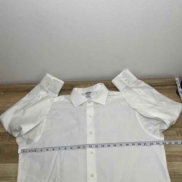 Brooks Brothers Regent Cotton Cutaway Collar Dress Shirt Men 16.5 - 32 White EUC - Picture 8 of 8